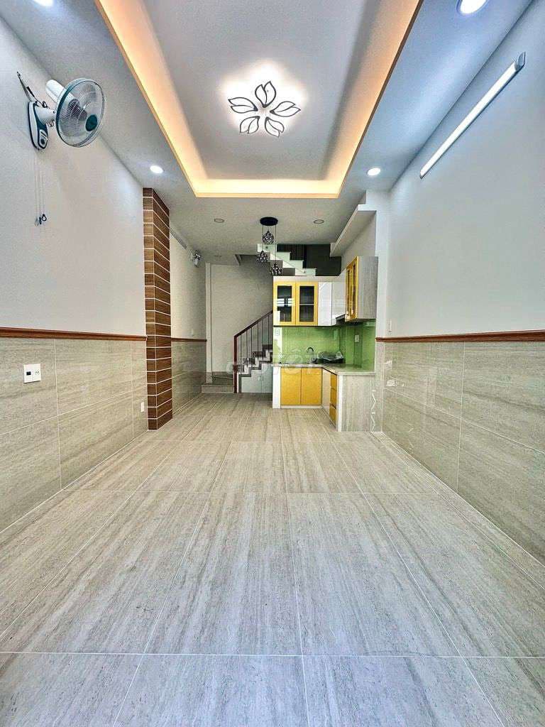 CHỢ TÂN BÌNH KẾ ĐH BÁCH KHOA NHÀ ĐẸP 4 TÂNG BTCT HẺM THÔNG THOÁNG