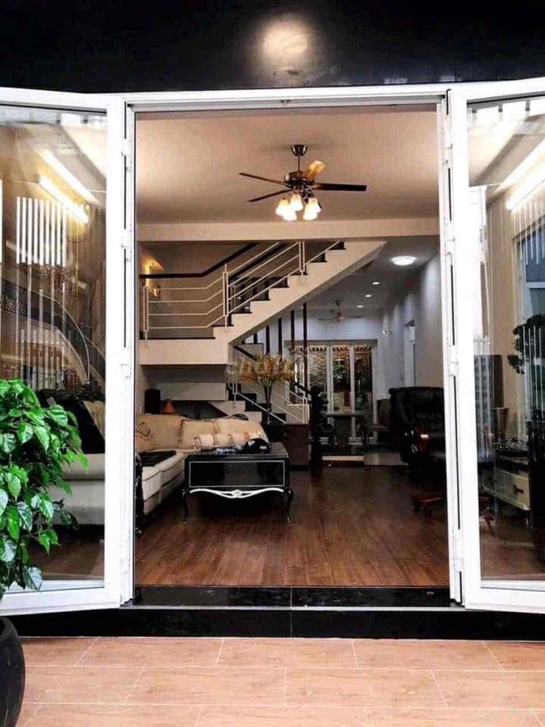 BÁN CĂN NHÀ QUẬN 7 XE HƠI NGỦ TRONG NHÀ