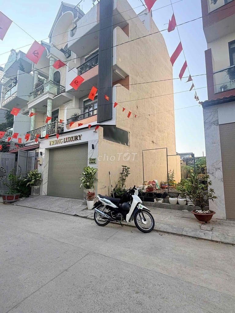 HÀNG HIẾM HẺM LÊ VĂN CHÍ 7M OTO RA VÀO THOẢI MÁI (4,5X18) 81M2