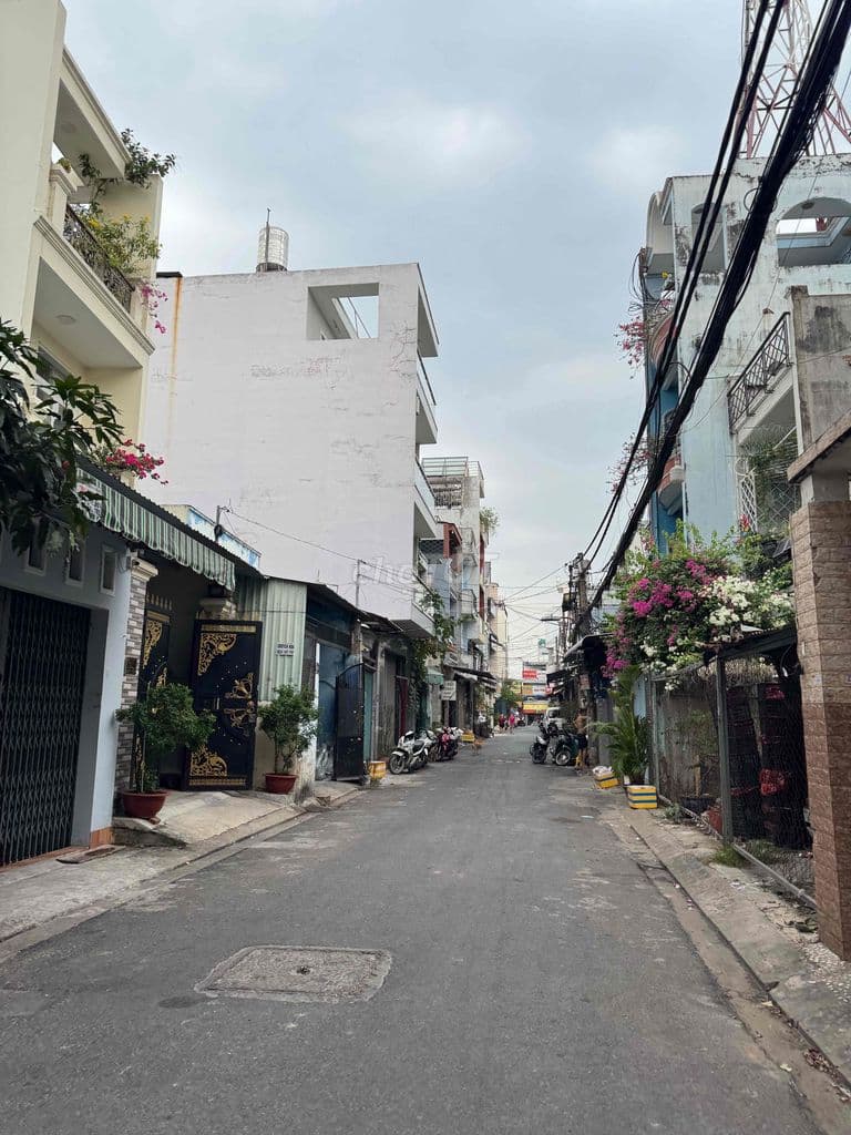 Nhà 2 tấm - 68m2 - giáp Q11 - oto - không lộ giới - Giá Nhỉnh 5Tỷ