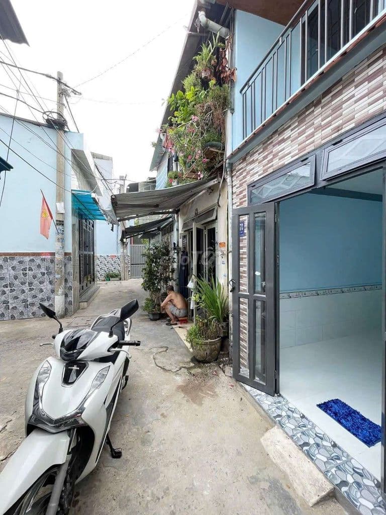 Nhà dưới 1T. 1 lầu. HT45. hẻm thông thoáng. chính chủ