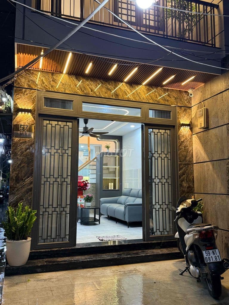 Bán nhà 2 tầng mặt tiền chợ Tân Quy , dt 3,9x15 m giá 5,9 tỷ