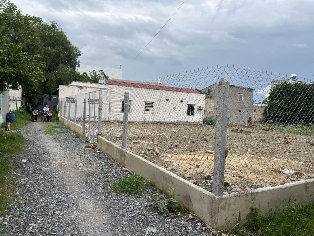 HOT - Bán gấp lô đất DT 950m2, 02 MT 1/Phan Văn Hớn, gần trạm y tế XTT - Ảnh 2