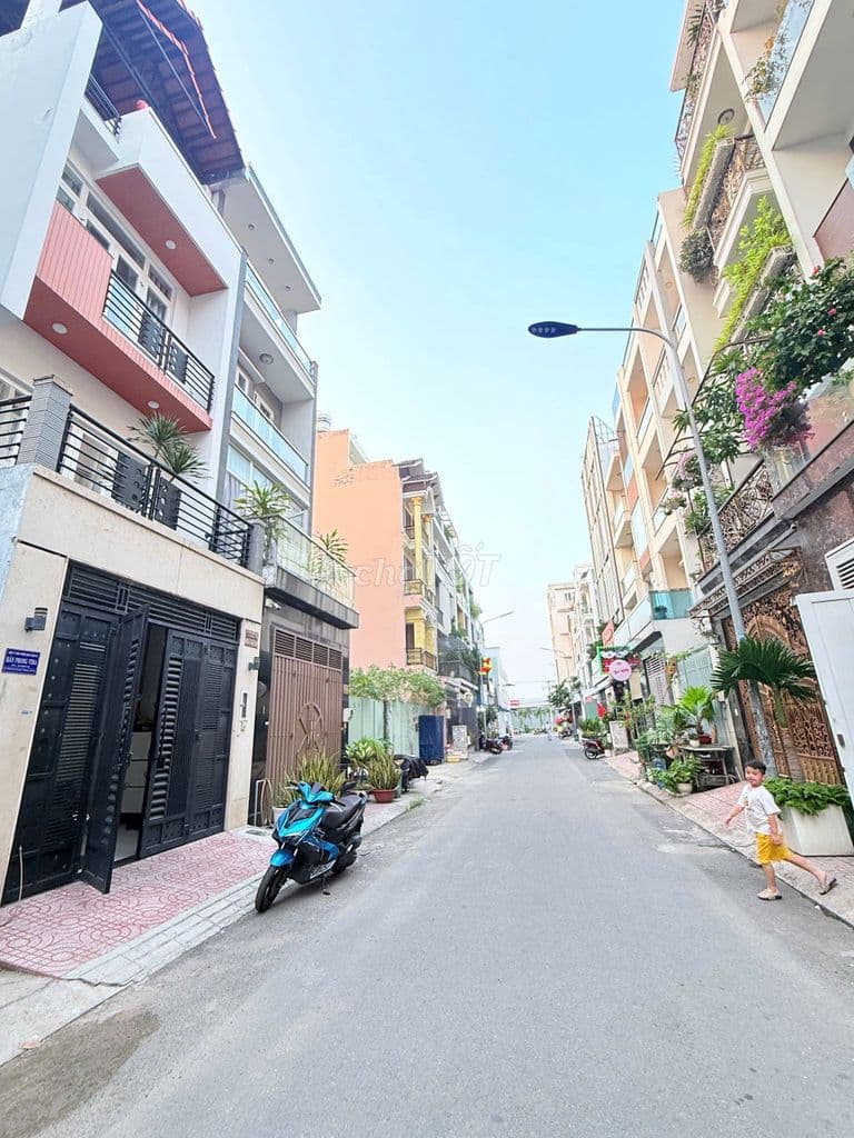 Bán nhà 4 tầng đường Tân Kỳ Tân Quý, gần cc An Gia Garden, Aeon Mall,