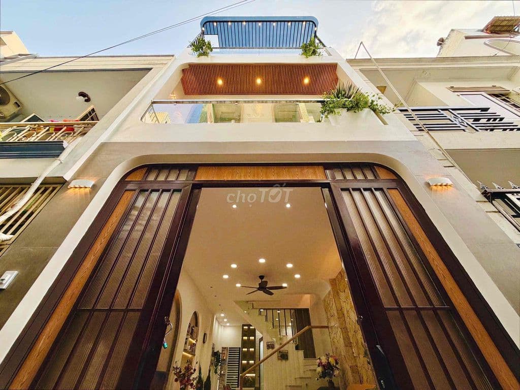 BÁN NHÀ MỚI TINH , NỘI THẤT ĐẦY ĐỦ CAO CẤP