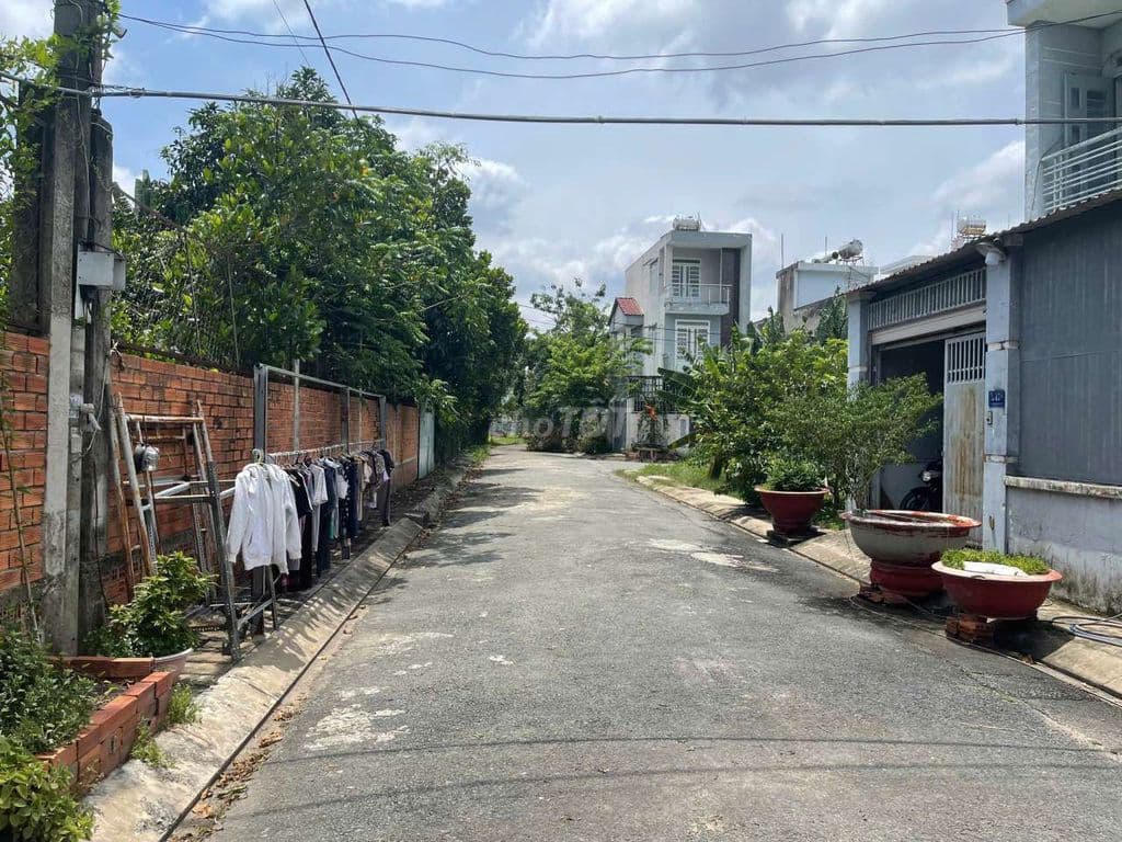 Đất thổ cư 10x20m, mặt tiền hẻm nhựa Bà Điểm 4 gần trường Bùi Văn Ngữ - Ảnh 2