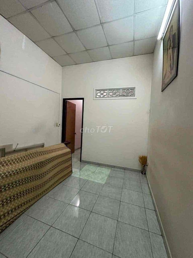 bán nhà gần chợ hiệp bình, mặt tiền hẽm xe hơi, hàng hót nhất khu vực - Ảnh 2