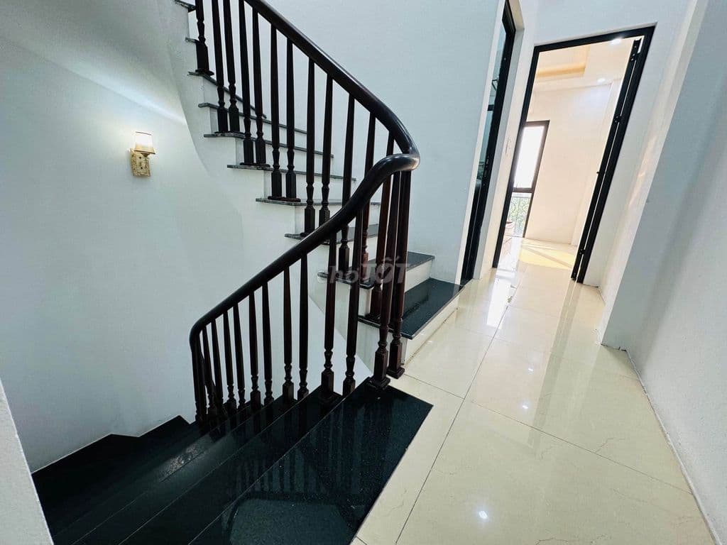 BÁN NHÀ NGAY GA NHỔN 36M2 4 TẦNG, 4 NGỦ, MẶT NGÕ RỘNG