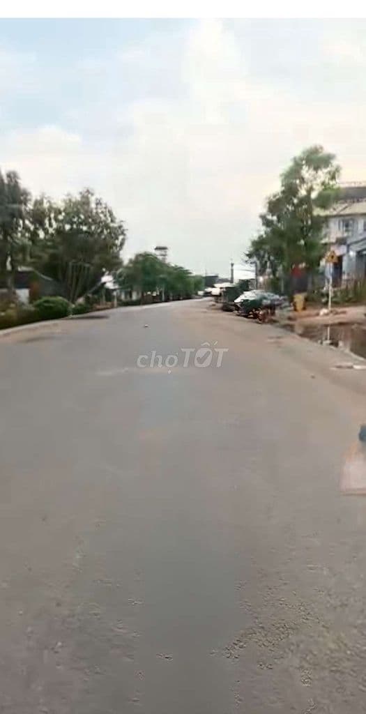 Nhà mặt tiền chợ đầu mối Hóc Môn giá 132m bèo nhèo luôn 12ty - Ảnh 3