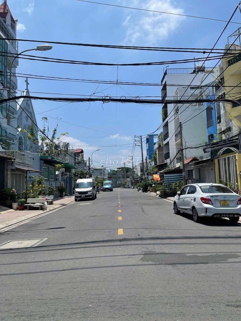 nhà mặt tiền đường 17 phường 4 quận DT 3.6m x 14.5m cấp 4