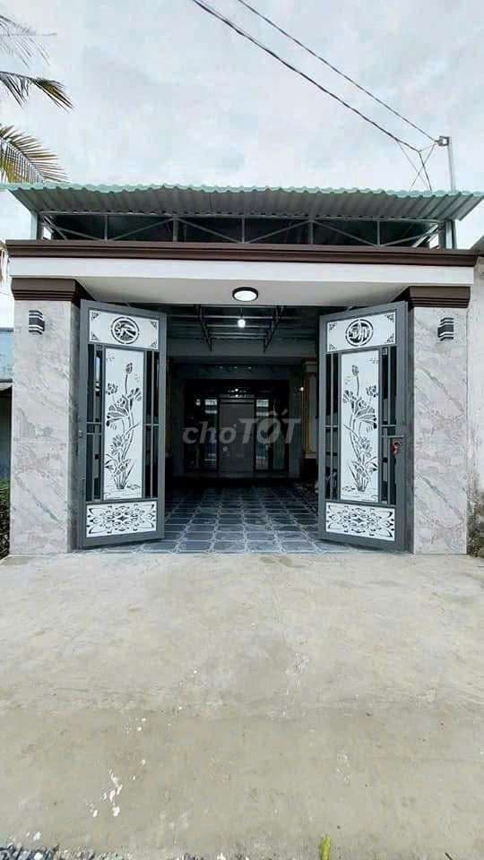Bán nhà cấp 4 sổ hồng riêng, dt 100m2 ngay KDC Bình Hưng giá 740triệu