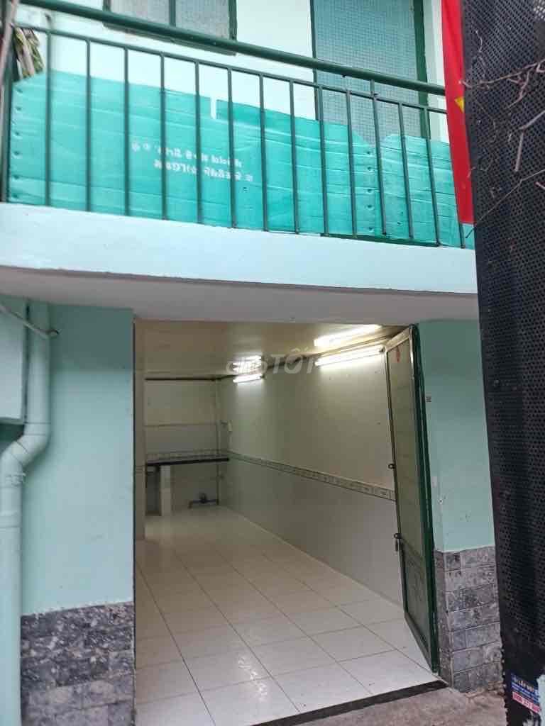 BÁN NHÀ TỈNH LỘ 10. NGAY KHU TÊN LỬA . 2 TẦNG . SỔ HỒNG 35 M2. - Ảnh 2