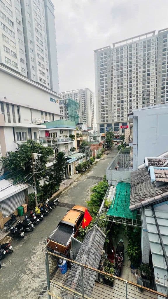 BIỆT THỰ NGUYỄN XÍ, P.26, BÌNH THẠNH – ĐỐI DIỆN Richmond City