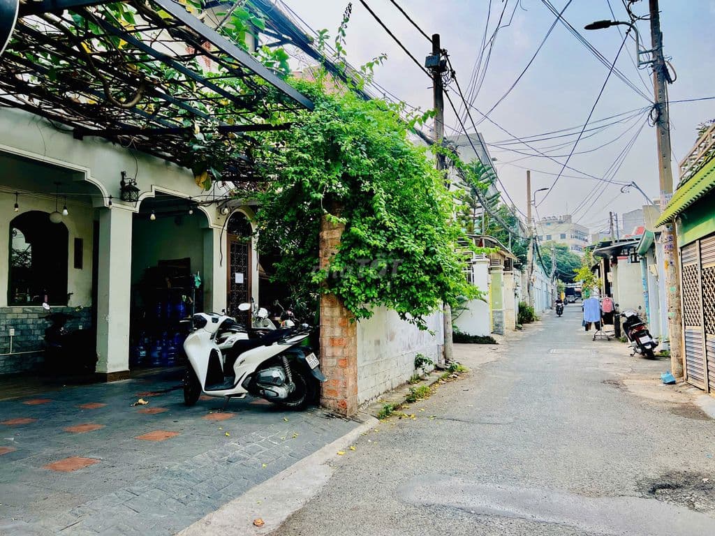 GIẢM MẠNH_NHÀ 2 TẦNG SÁT MẶT TIỀN_THÔNG RA CÔNG VIÊN_GẦN HOÀNG DIỆU 2 - Ảnh 3