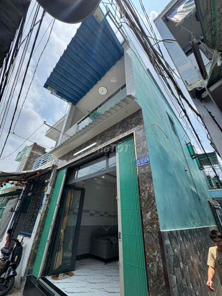 Nhà Bán . DT 4x10. 1 lầu 2 P .2 Wc . hẻm 769 PT hiển P4 Q8