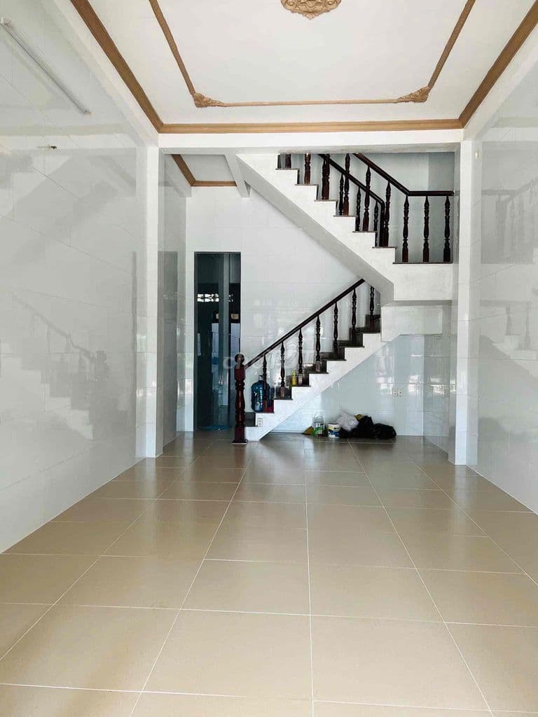 nhà mặt tiền , 4x20m , 3 phòng ngủ ,2 toilet , trần thị cờ q,12