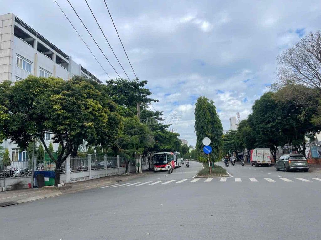 Nhà C4, 88m Vuông Đẹp Mặt Tiền Đường Số Phước Bình Giá Đầu Tư 8,5 tỷ t