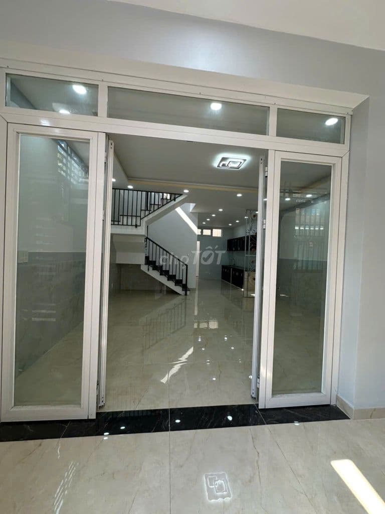 LÊ VĂN QUỚI - DT: 5,6m x 13m - HẺM XE HƠI - SÁT NGÃ TƯ BỐN XÃ - Ảnh 2