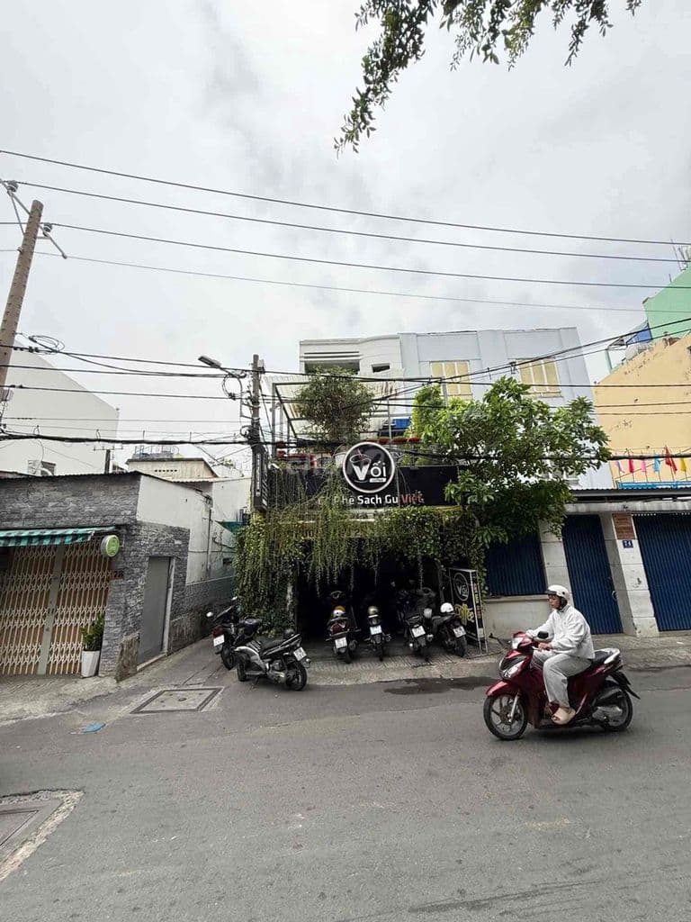 Bán nhà 3 tầng 99m2 mặt tiền Lê Lợi P4 Gò Vấp, gần Đại học CN4