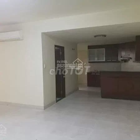 Cần bán căn hộ Hùng Vương Plaza P12. Q5