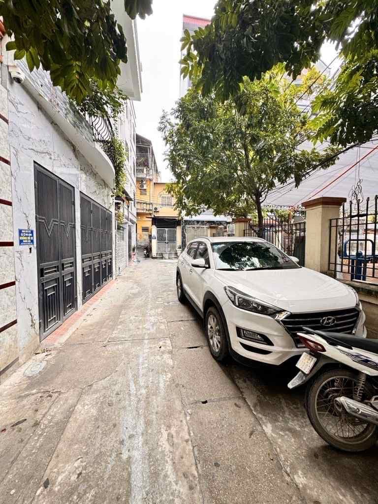 Nhà Nguyễn Chí Thanh thang máy ô tô cửa kinh doanh 6 tầng giá 14.3 tỷ