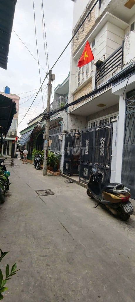 Bán nhà ngay Chợ Thạnh Xuân Quận 12 thích hợp ở và kinh doanh
