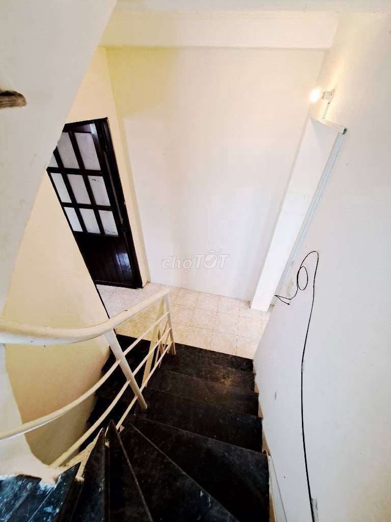 Phan Văn Trị , 3 tầng , 4 ngủ , 39m2 , 3tỷ9 , sổ hồng riêng - Ảnh 3