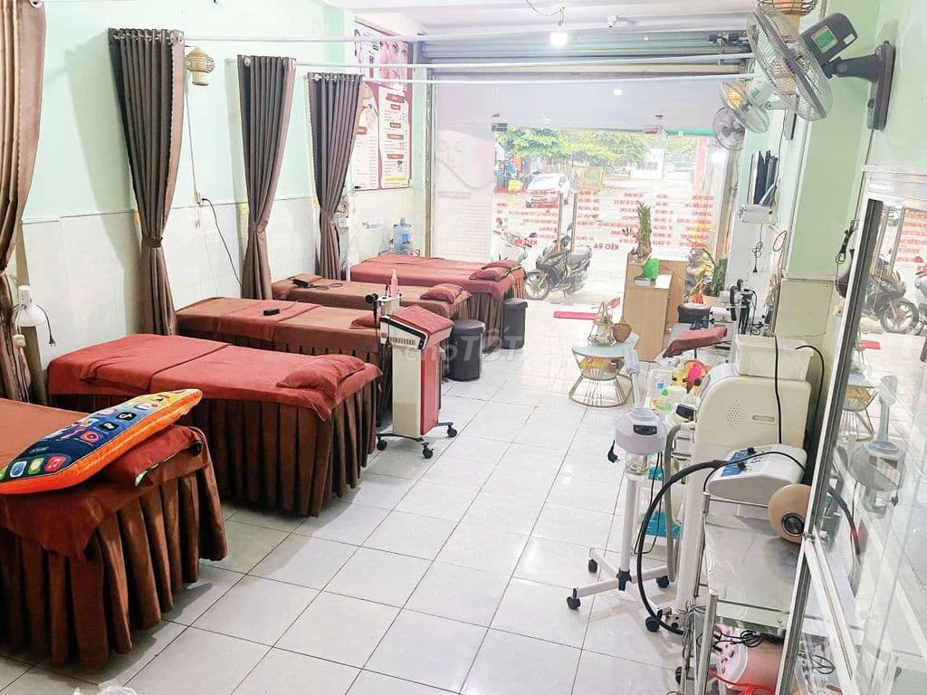 NHƯỢNG SPA GIỮA CHỢ BỜ HOM