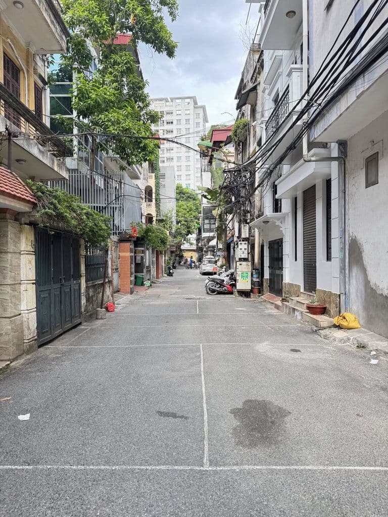PHÂN LÔ YÊN LẠC - Ô TÔ ĐỖ CỬA - DÂN XÂY CHẮC CHẮN - THOÁNG TRƯỚC SAU