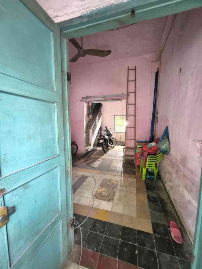 Nhà cũ tiện xây sửa - Gần MT - Sổ Vuông - 2 Tầng BTCT - 49m2 - Nở hậu - Ảnh 2