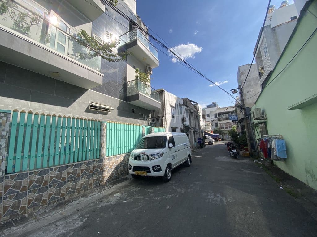 Hiếm hẻm xe tải Hoà Bình, Tân Phú 60m2, 3 tầng, 6.9 tỷ