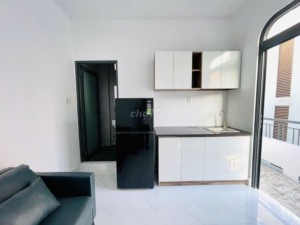 Giảm 600TR, Tòa nhà ngang khủng 18M , 3 Tầng ốp Kính , nhỉnh 12 tỷ - Ảnh 2