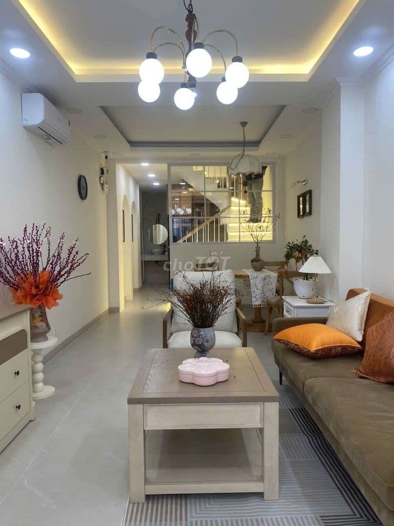 Nhà mới 3 phòng ngủ gấp bán 7,1 tỷ đường Tô Hiến Thành, quận 10.