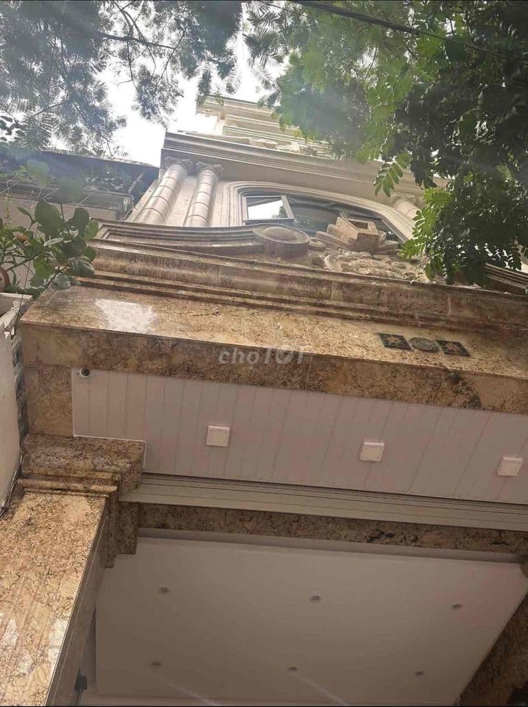 CHỊ E CẦN BÁN GẤP NHÀ MẶT PHỐ CẦU GIẤY OTO THANG MÁY LÔ GÓC 64.8 TỶ