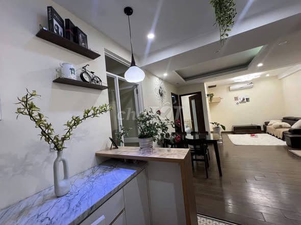 bán căn hộ 2pn Khu Đô Thị Hồng Hà giá tốt