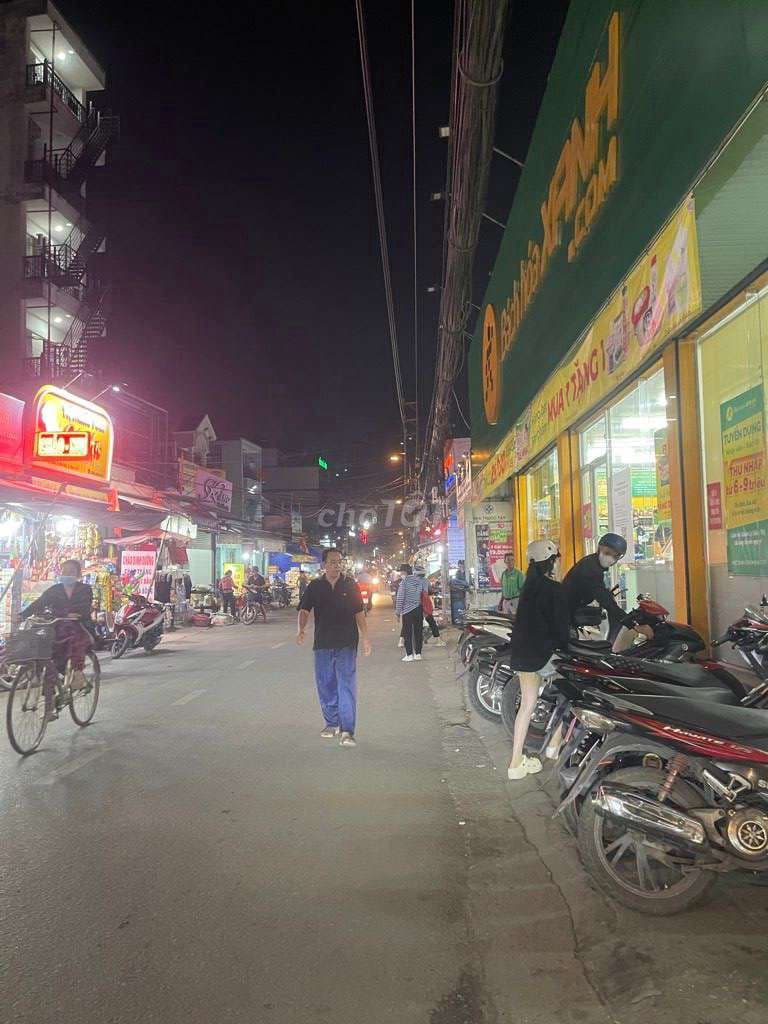 Bán Nhà 5 Phòng Trọ Ngay Chợ Bà Hôm.