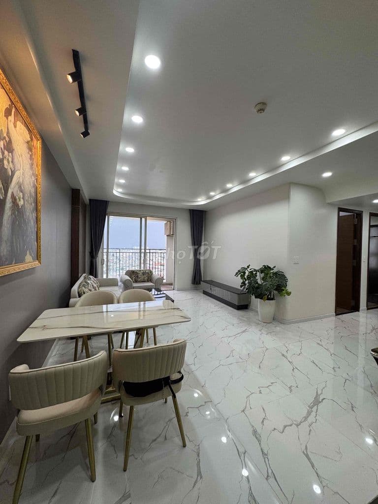 Bán 3pn2wc Dtich lớn có HĐMB chung cư Richstar quận Tân Phú