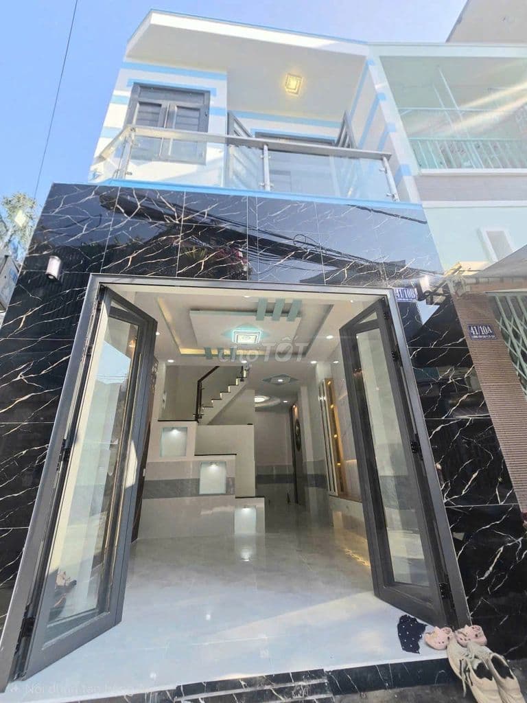 NHÀ GÓC, HẺM 6M, DTSD: 81m, 3PN, Trệt + 1 Lững + 1 Lầu.SHR, LV Can Q8