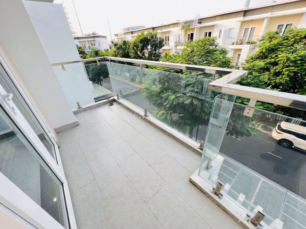 NHÀ PHỐ 5X23M MELOSA KHANG ĐIỀN - P. PHÚ HỮU Q9 -3 TẦNG SÂN Ô TÔ RIÊNG - Ảnh 2