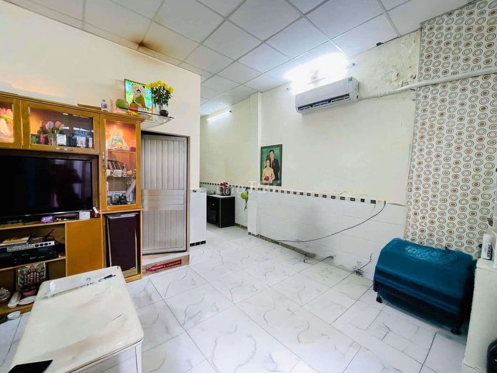 GIÁ TỐT – CHỦ NGỘP GIẢM SÂU - Chỉ 4.2 TỶ– 2Tầng -55m2 Nguyễn Văn Quá. - Ảnh 2