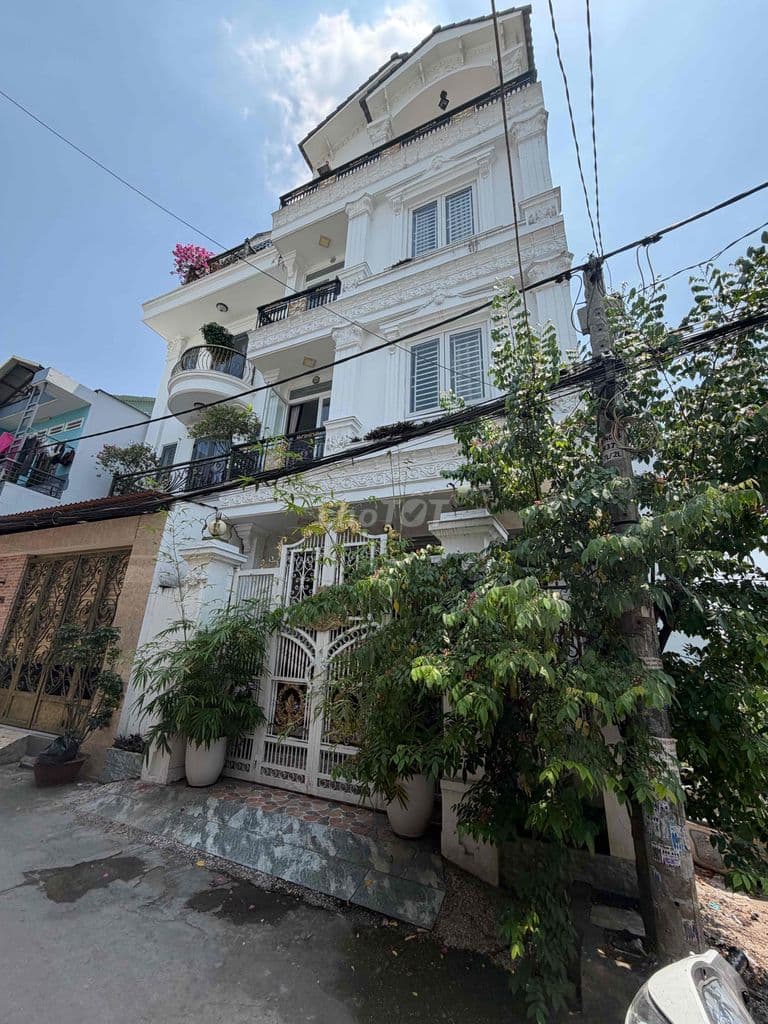 CẦN TIỀN BÁN GẤP NHÀ ĐẸP ĐƯỜNG XE TẢI