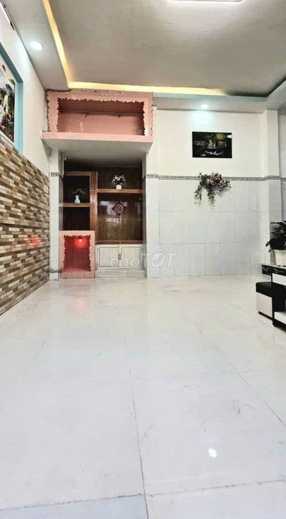 KẸT TIỀN BÁN GẤP 6,5tỷ HẺM XE HƠI ra Chu Văn An Q. Bình Thạnh. 4Tx48m2
