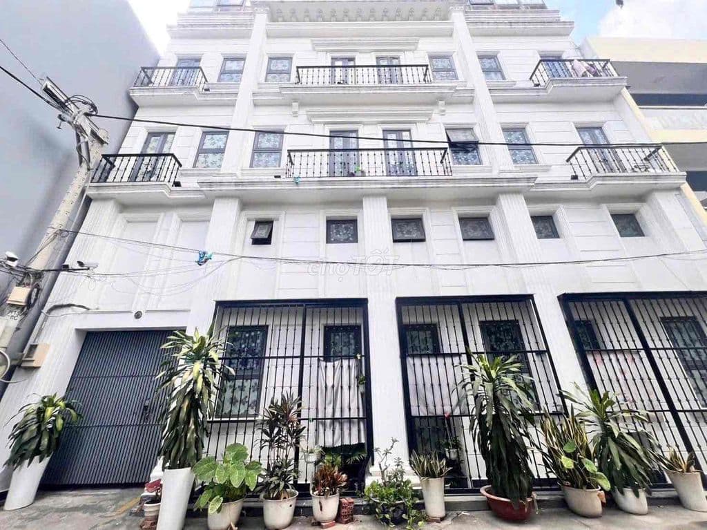 240m2, mặt tiền 14m, đường nhựa 2 ôtô tránh, 20 phòng CHDV