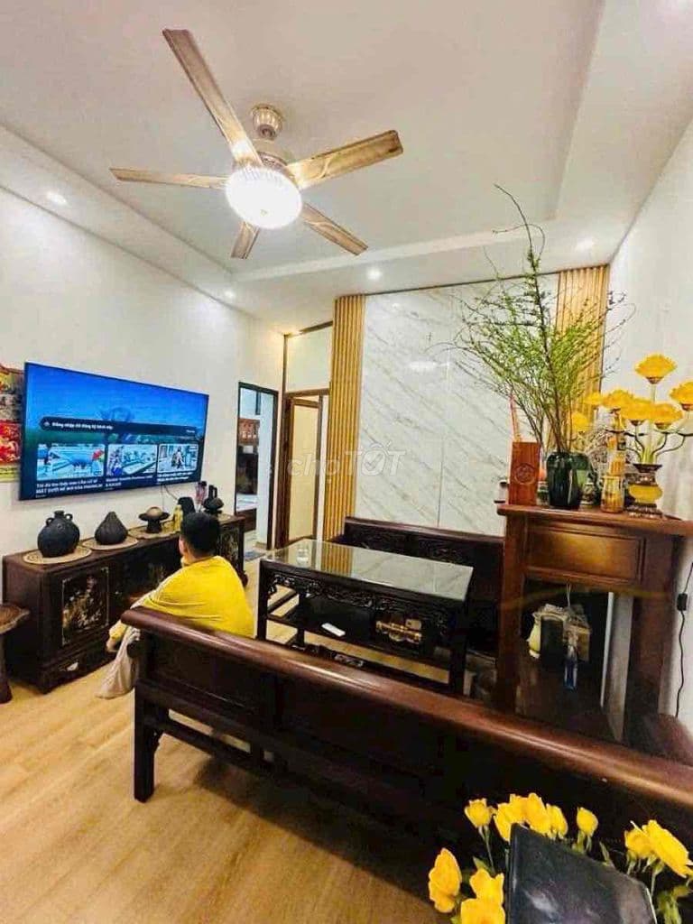 Tập thể đẹp Kim Liên sổ đỏ 50 m2 tầng 3 chỉ 2,75 tỷ Đống Đa 2 ngủ đẹp