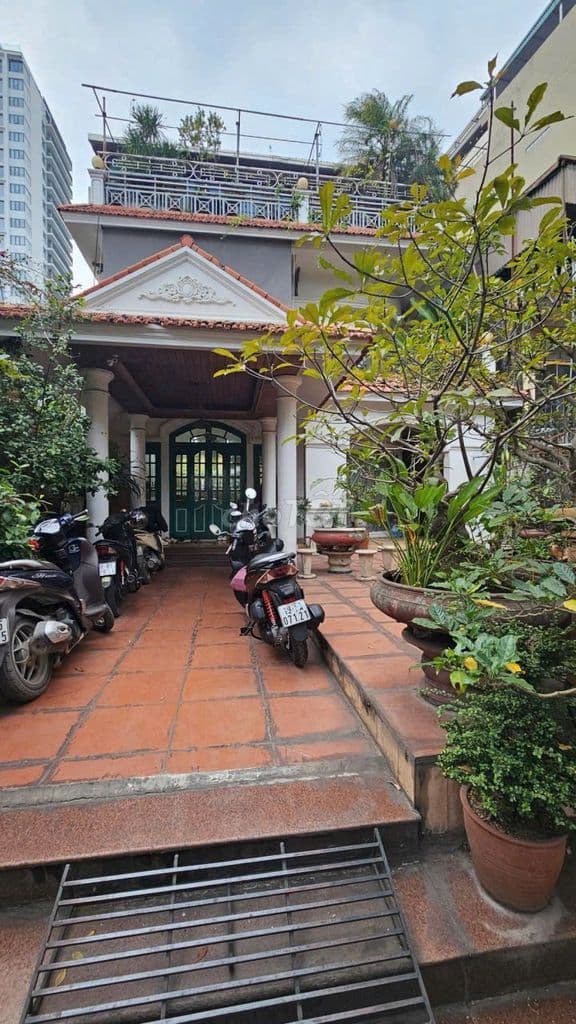 Cần bán kiểu biệ 4,5Tt thự phố - Đào Tấn - Liễu Giai DT 130m2 MT 11m - Ảnh 2