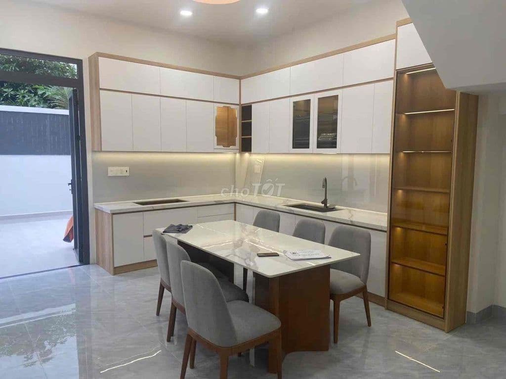 Bán nhà 4 tầng chợ Thủ Đức, mới đẹp, hxh, diện tích lớn, chỉ 8.8 tỷ - Ảnh 2