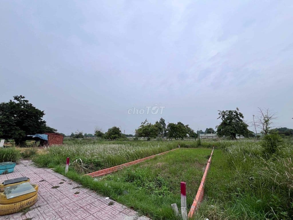 Cắt lỗ bán nhanh lô đất kế bên bệnh viện Xuyên Á, đối diện Vin Hóc Môn