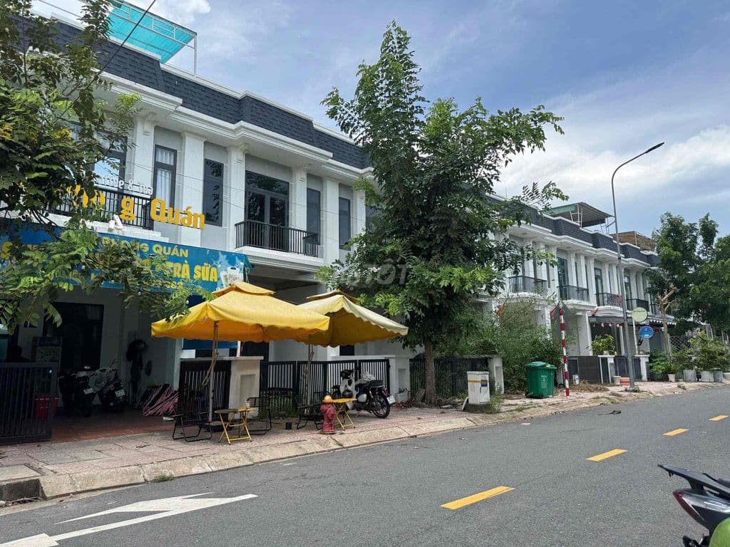 🍎Nhà đẹp giá 3,5 tỷ Khu vực hưng Long Bình chánh - Ảnh 2