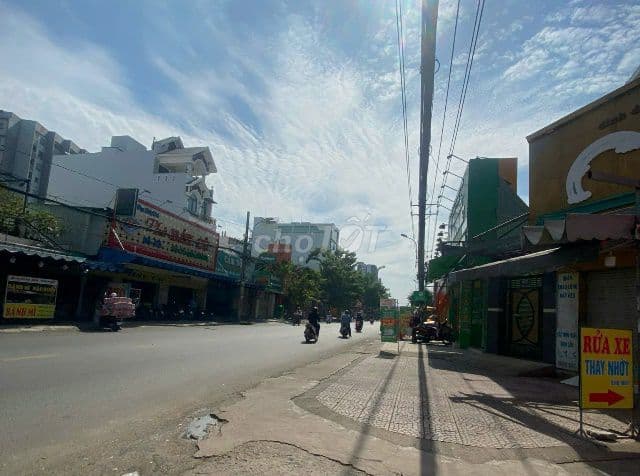 Nhà mặt tiền đường cn1 phường sơn kỳ DT 7x23 đúc 1 trệt 5 lầu - Ảnh 3