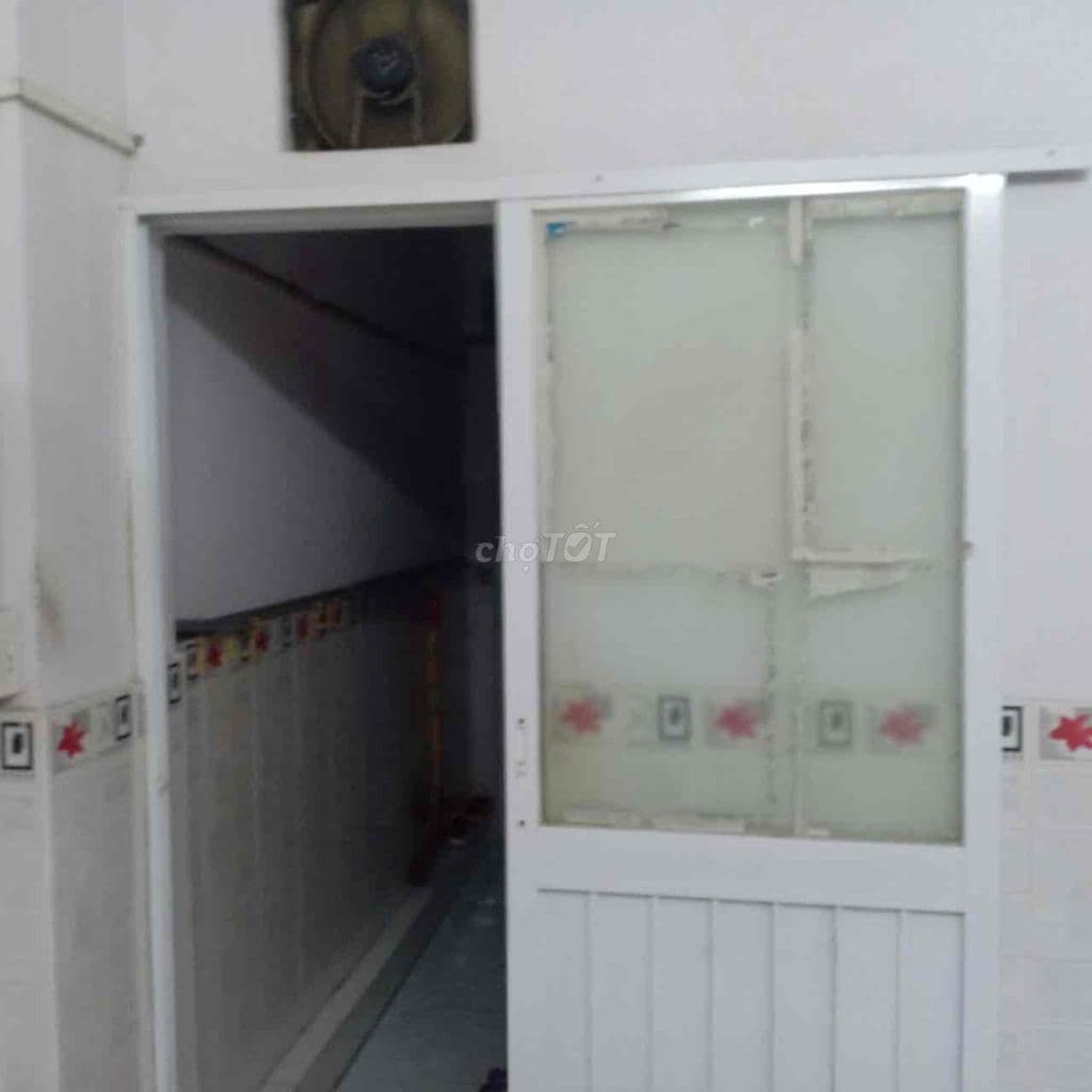 Nhà gần chợ Vườn Chuối, 4 tầng, 6 phòng, 3 toilet, 1 bếp, 1 khách - Ảnh 2